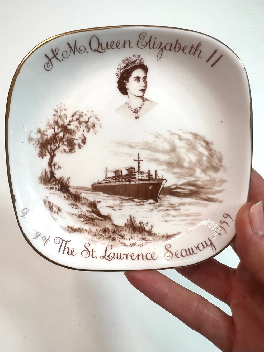 H.M. Queen Elizabeth II Commemorative Plate Opening The St Lawrence Seaway 1959